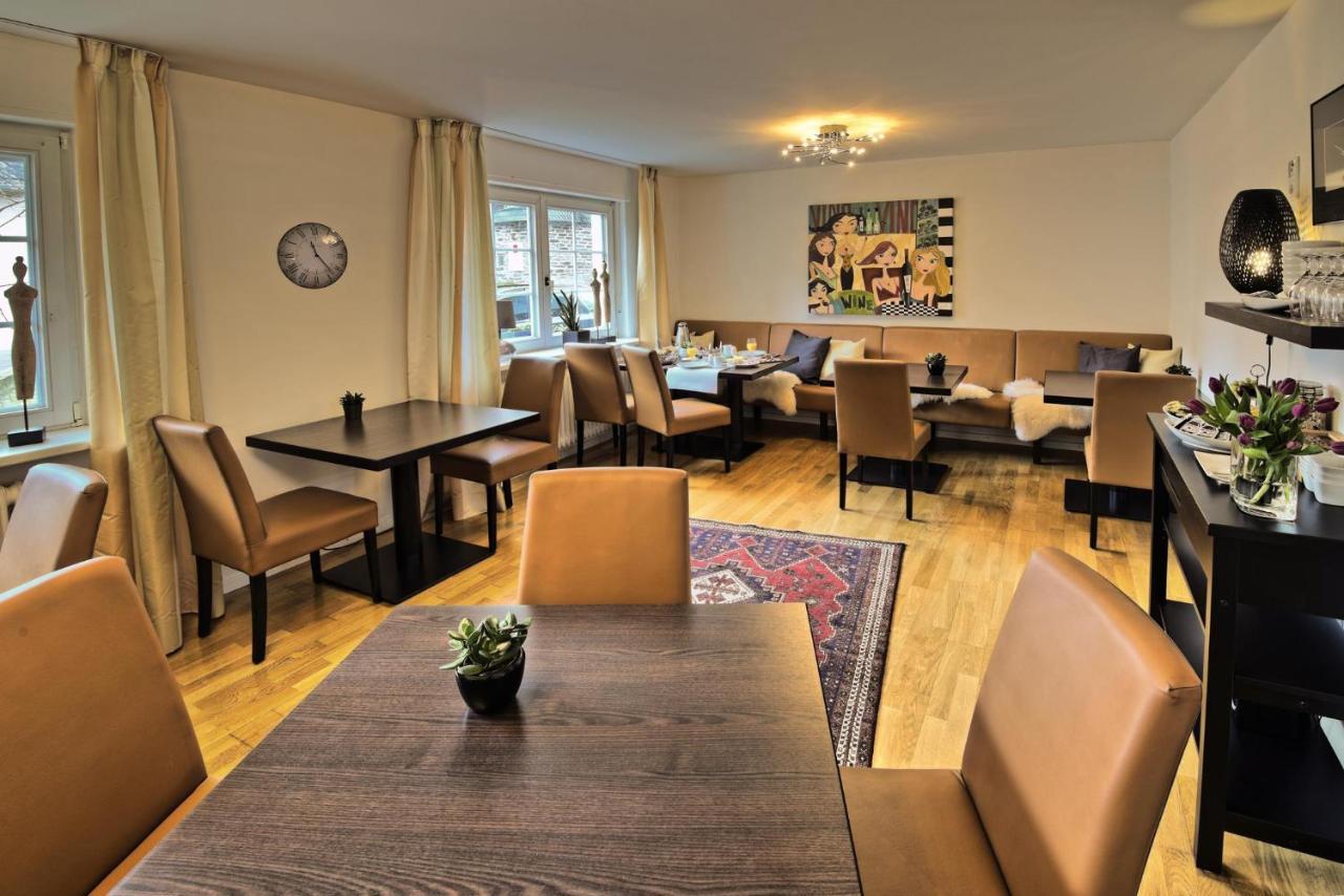 Weingut & Gaestehaus Christoph Cluesserath Trittenheim Eksteriør bilde