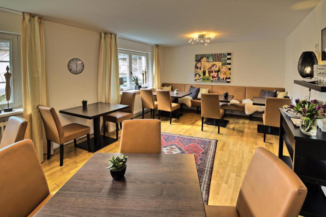 Weingut & Gaestehaus Christoph Cluesserath Trittenheim Eksteriør bilde